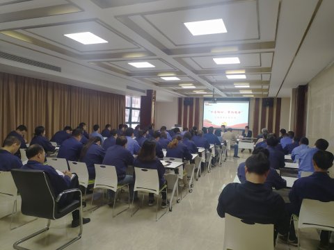 淮上區(qū)委副書記、區(qū)長徐琨蒞臨盛世新能源作專題黨課宣講